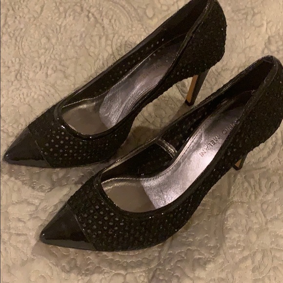 black pumps size 10